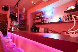 新宿ガールズバー オレビラ [東京 夜遊びマップ]