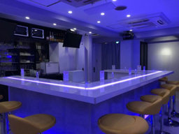 池袋ガールズバー ハニーズ [東京 夜遊びマップ]